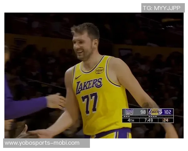 东契奇单节狂砍14分助球队逆转湖人苦苦追赶落后22分局势严峻