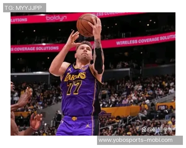 东契奇单节狂砍14分助球队逆转湖人苦苦追赶落后22分局势严峻