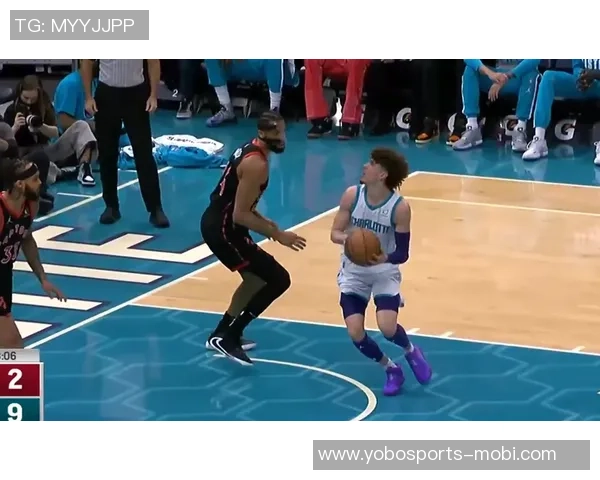 张佳玮分析哈登与双塔组合的潜力与东部混乱局势的无限可能性